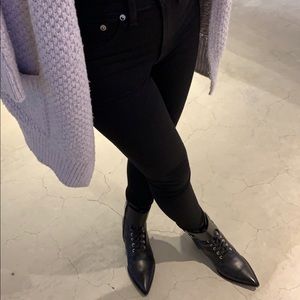 Meet your Posher, Mintra